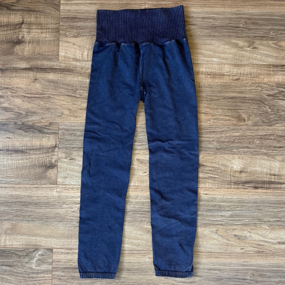 NWOT - IR Free People Good Karma Leggings ML